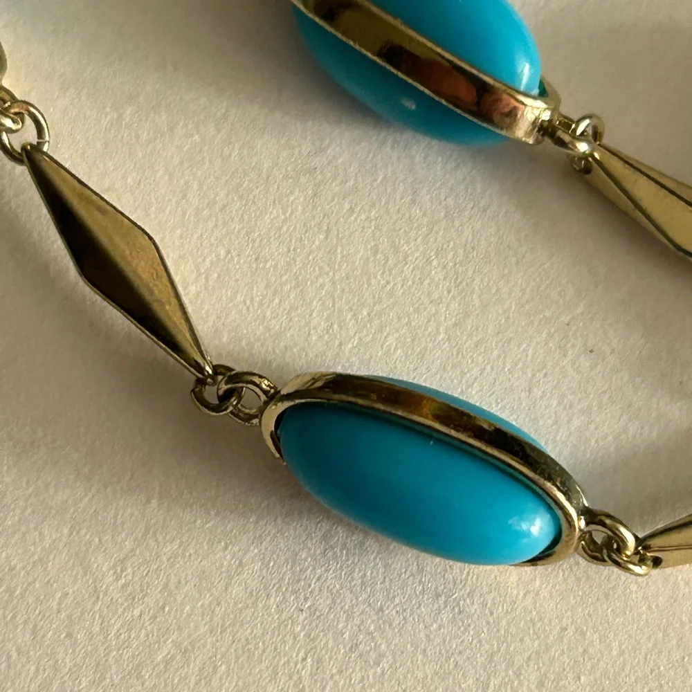 J.Crew Necklace Turquoise double sided Oval Beads, gold Diamond-shape links 34”